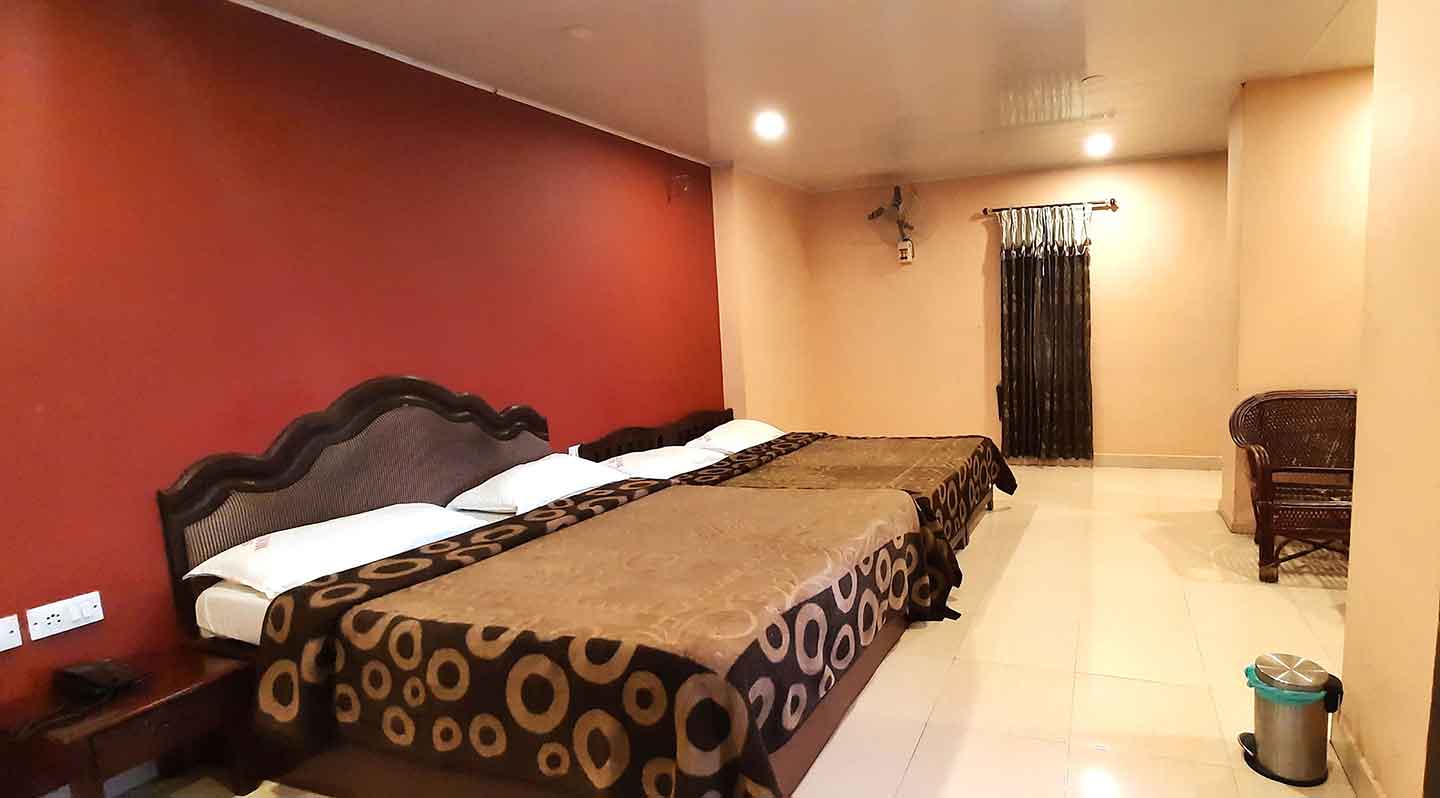 Executive Family Room with balcony Sun Mount View Munnar