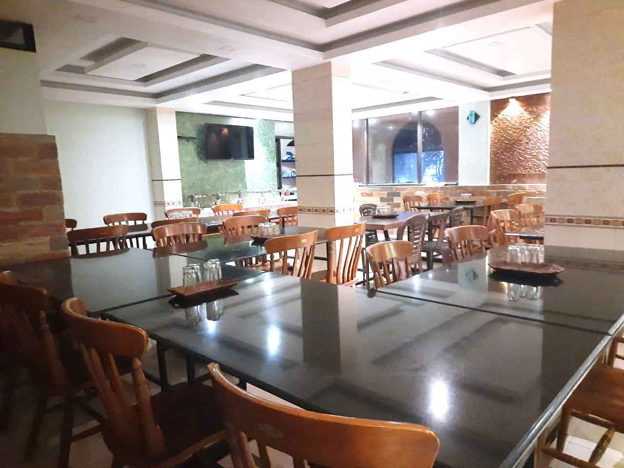 In-house restaurant dining area at Sun Mount View
