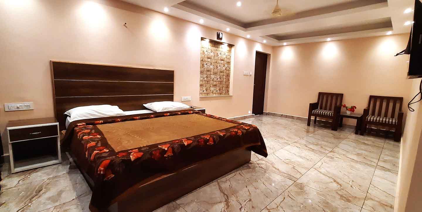 Sun Mount View Hotel building with tea garden view in Pallivasal Munnar